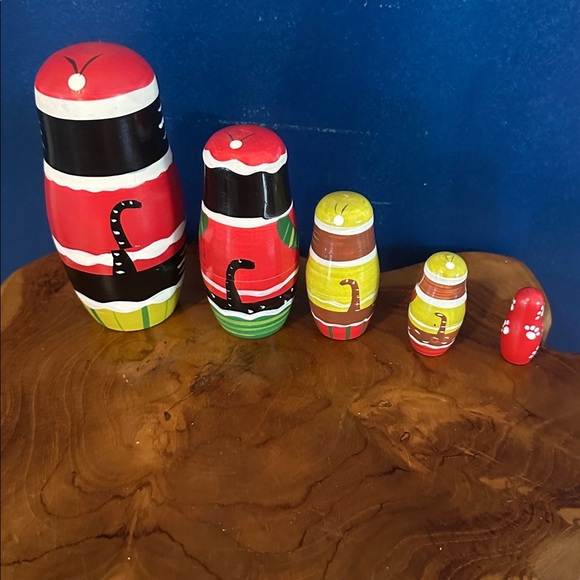 Set of 5 Wooden Nesting Christmas Cats Black & Brown Cats - Picture 4 of 8